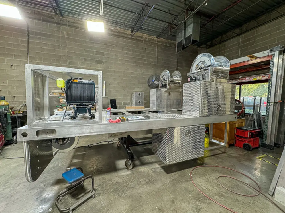 Top deck grate and rail detail in shop, photo 157 of 303.